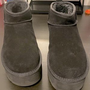 UGG Classic Ultra Mini Platform Boots- excellent condition